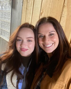 Jennifer Taylor Instagram - I just wrapped the sweetest movie in #paducahkentucky Thank you @bendemareedp @lightyearpictures @tanemcclure for letting me be a part of it. So much fun with this cast and crew! @cassidyscausepaducah are the biggest blessing to their community! Can't wait tiI can tell you more about this film. As always, if I forgot to tag you it's because, I'm barely competent on social media😉
@samantharosebaldwin 
@shaneagraham 
@the__shawn__patrick 
@mrchrismulkey 
@itswinterandrews 
@kelseyfellmua @liamhaehnle 
@patinomgmt 

#horses #horsemovie #indiefilm @hallglenn