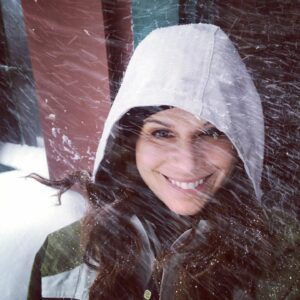 Jennifer Taylor Instagram - Baby it's cold outside 
.
.
.
.
#snow #cold #cabin #family #friends #nowifizone