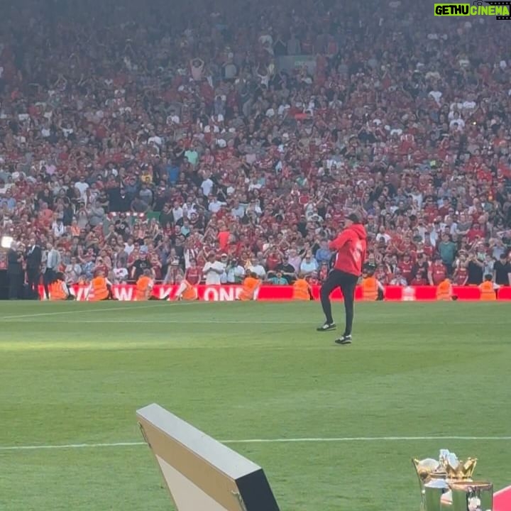 Jennifer Ashton Instagram - Jurgen is a special person, a kind man, a leader who transcends the sport he leads. What a historic day at Anfield today. β€οΈβ½οΈππΌππΌ#ynwa #jurgenklopp #liverpool