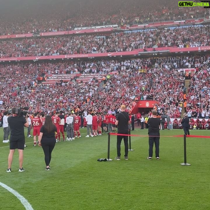 Jennifer Ashton Instagram - Jurgen is a special person, a kind man, a leader who transcends the sport he leads. What a historic day at Anfield today. β€οΈβ½οΈππΌππΌ#ynwa #jurgenklopp #liverpool