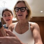 Jennifer Ashton Instagram - Saturday morning coffee smoothie of the day: happy weekend! Cameos by @chloee_ashtonn @masonthemorkie_ ❤️ www.joinajenda.com