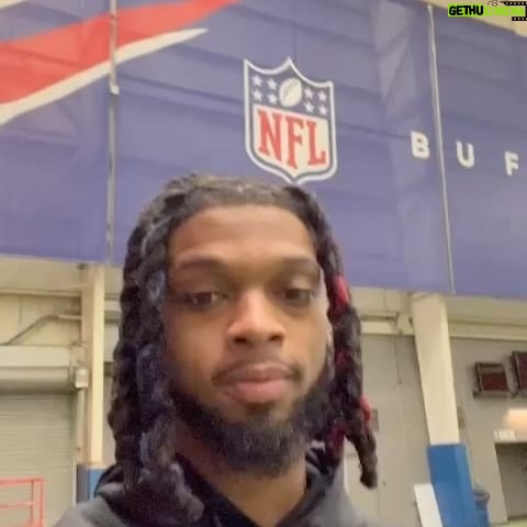 Jennifer Ashton Instagram - THIS is what a role model looks like! On the one year anniversary of @d.ham3 cardiac arrest during his @nfl game, Damar continues to make it his mission to spread the word about how CPR saves lives. For more, watch our show today @abcgma3 and take a class on CPR and AED use. Remember: you can only HELP- and Damar is a living example of what training and rapid intervention can do. Kudos to the medical team on the sidelines at the Bills game and thank you to the @american_heart for its tireless campaign to increase awareness. Damar: you are on this planet for a BIG TIME mission. And your spirit and heart are bigger than you even realize.❤️ #cpr