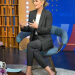 Jennifer Ashton Instagram - Talking about women, heart disease, and menopause hormone therapy/ HRT today on @abcgma3 with @evapilgrim @demarcomorgan Photo cred: ABC/ Paula Lobo