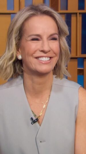 Jennifer Ashton Instagram - After 13 years at ABC News, @drjashton announces she’s leaving to pursue a new business venture focused on women’s health.

We will miss you, Dr. Jen! ❤️