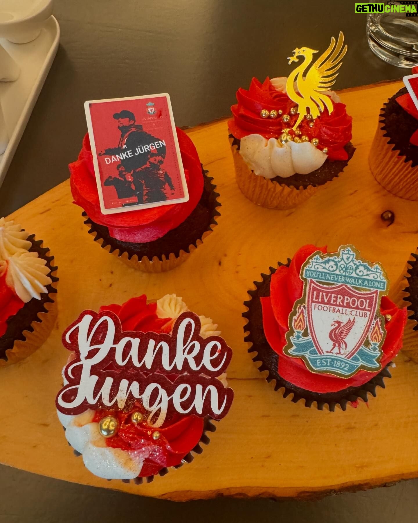 Jennifer Ashton Instagram - Jurgen is a special person, a kind man, a leader who transcends the sport he leads. What a historic day at Anfield today. β€οΈβ½οΈππΌππΌ#ynwa #jurgenklopp #liverpool