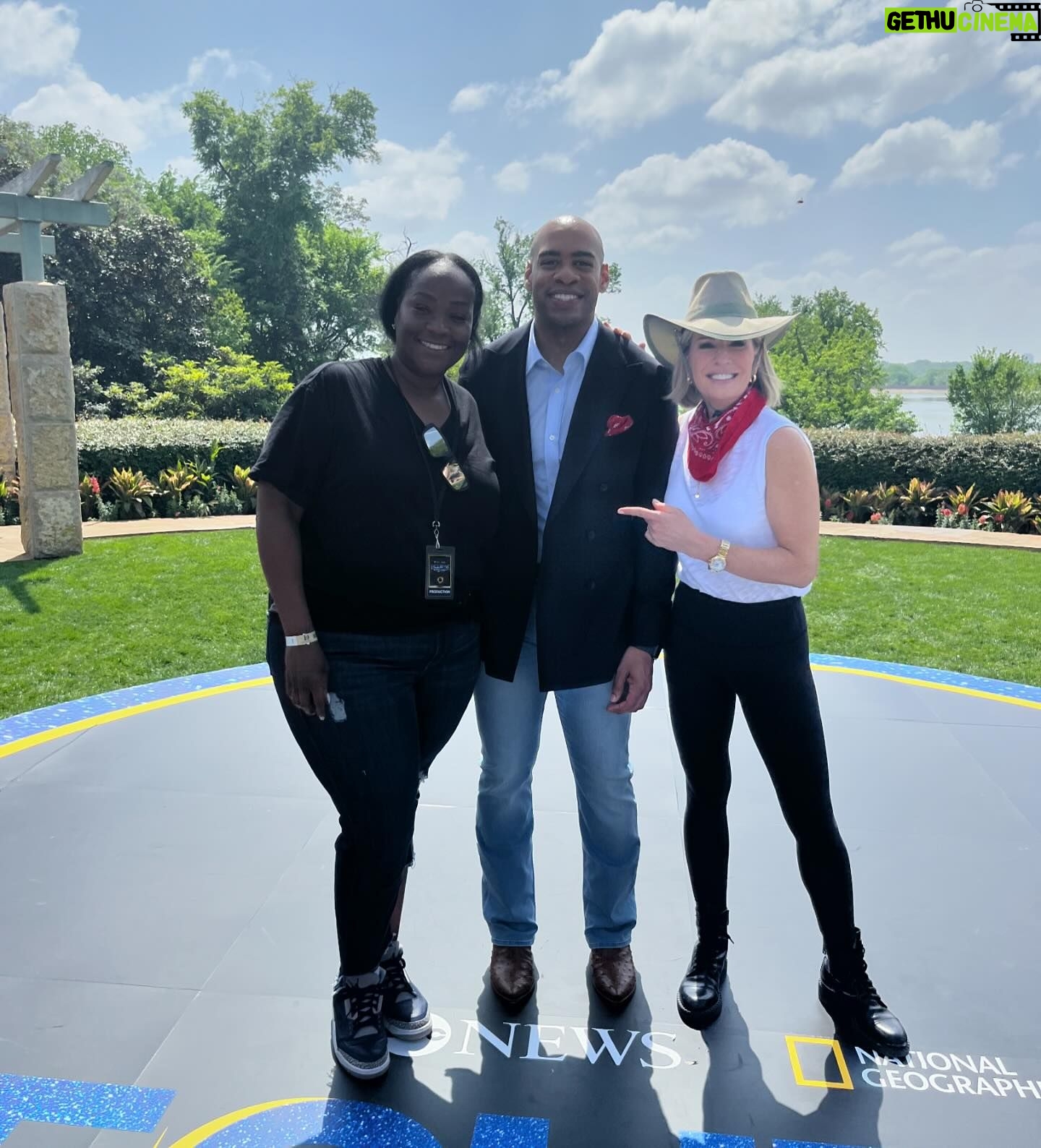 Jennifer Ashton Instagram - Eclipse 2024 you did NOT disappoint! It takes a village to do 3 hours straight of live national tv and we work with the best in the business! And more than 7000 viewers all at @thedallasarboretum 🌒🌖🌞#abc #eclipse2024