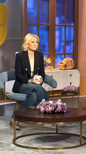 Jennifer Ashton Instagram - My IG Live on weight loss and more… (fasting, metformin, ozempic, etc)…we continue the conversation following my segment on @goodmorningamerica with @michaelstrahan #weightloss #semaglutide #selfcare