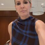 Jennifer Ashton Instagram – How I get 40 grams of protein in one meal: i share my ingredients of my protein smoothie/ first meal of the day ( though I could barely read the labels without my glasses on 🤣🧐!) #nutritionist #proteinshake #joinajenda