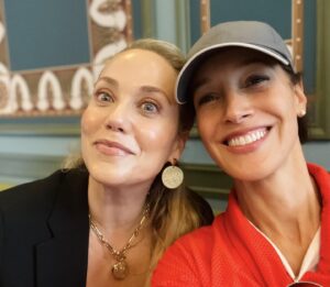 Jennifer Beals Instagram - Happy Birthday to my brilliant, beautiful friend @elizberkley! You carry such a divine light✨inside you; you illuminate everything and everyone wherever you go. I am beyond grateful for our friendship. Here’s to you! 💐 Blessings for an amazing year filled with ever expanding love, excellent health, creativity and abundance. 💛 5-6-7-8