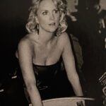 Jennifer Beals Instagram – Happy Birthday @laurelholloman ✨! 💛💐