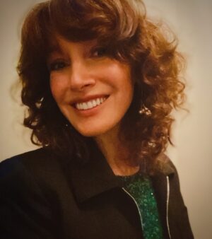 Jennifer Beals Instagram - Well hello there, curly locks. It’s been a minute. 
🙏🏼 @janinejarman for getting me reacquainted with my curls! @curlcult #magicspell