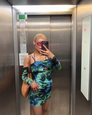 Jennifer Boyner Instagram - blue is a warm color 🦋🧞‍♂️