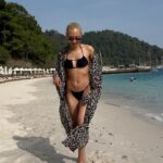 Jennifer Boyner Instagram - Sezonu açmış bulunmaktayım 👙⛱️🍹