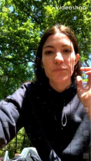 Jennifer Carpenter Instagram - I’ve come up with a hack! Maybe this will help your little one feel like a big kid a little faster!🏅(it may be elsewhere on the World Wide Web- but I haven’t seen it) so enjoy… if the shoe fits 🤓 
#tyingshoes #hacks #shoelaces #mom #momlife