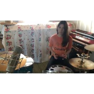Jennifer Carpenter Instagram - Here’s the question: should I focus on my... FOCUS? Or should I focus on ANYTHING other than the drums? For the record: the lyric is “allegations” not alterations and also not altercations. My sincerest apologies to @brettdennen and my sincerest apologies to you as well.
#drums #sydney #quarantine #♥️