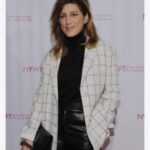 Jennifer Esposito Instagram - “I refuse to be not enough” amazing Alex Bornstein receiving her Muse Award at @nywift event in NY. Thank you so much for having me. We need so much more of THIS right here!!!!! I talk about this very thing in ALL my classes!! Be YOU, be your unique, weird, off, rough around the edges, self. It’s your authenticity that will carry you through IT ALL!! I tried for many many years to be what others wanted me to be- it’s NOT worth it and in my case even doable. Just DO YOU! Classes are open again. Link in bio for sign ups. And yes that that was me screaming “AMEN” in the video !!