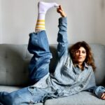 Jennifer Esposito Instagram - fresh and bare @freshkillsmovie CREATOR @jesposito rocks our world with her realness, talent, tenacity, fearlessness and her FILM buy an advance ticket to #freshkills and make her day ...make your day. it opens in theaters June 14th the MOVIE and our interview is NOT to be missed #LINKINBIO • • #photos / #makeup @tina_turnbow using @juicebeauty #hair @suzissalon #jenniferesposito wears her own clothing #indiefilm #mob #style