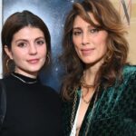 Jennifer Esposito Instagram - This woman right here- @jenniferkhowell of @theartofelysium hosted Fresh Kills in celebration of our crazy journey, the hope we had for our self made film and the absolute necessity of ART!!! She believes, as I do, that art heals!!! It’s simply the most important thing we have in understanding one another and healing our differences. Independent films, truly indie films, are a dying breed and are so VITAL! They offer a different perspective that what the main stream movies are giving you! Please support them when you can. It’s the ONLY way you will see new, different, stories and voices that represent us ALL!!! On behalf of myself, my team and our film, FRESH KILLS, thank you for such an amazing evening surrounded by likeminded artists. Thanks @chriscrokos for introducing me to this amazing group who is doing such important work. And the incredible musican @milckmusic blew us away. @leslieowen_omg @sjsprecher @chris.tricarico @emily_bader @francomaicas @tkhuntress @alicia_coppola