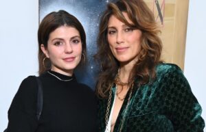 Jennifer Esposito Instagram - This woman right here- @jenniferkhowell of @theartofelysium hosted Fresh Kills in celebration of our crazy journey, the hope we had for our self made film and the absolute necessity of ART!!! She believes, as I do, that art heals!!! It’s simply the most important thing we have in understanding one another and healing our differences. Independent films, truly indie films, are a dying breed and are so VITAL!  They offer a different perspective that what the main stream movies are giving you!  Please support them when you can. It’s the ONLY way you will see new, different, stories and voices that represent us ALL!!! 
On behalf of myself, my team and our film, FRESH KILLS,  thank you for such an amazing evening surrounded by likeminded artists. Thanks @chriscrokos for introducing me to this amazing group who is doing such important work. 

And the incredible musican @milckmusic blew us away. 

@leslieowen_omg @sjsprecher @chris.tricarico @emily_bader @francomaicas @tkhuntress @alicia_coppola