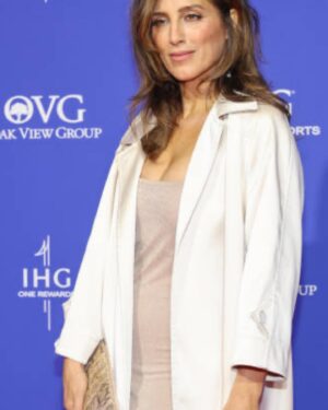 Jennifer Esposito Instagram - Hello Palm Springs!!!!! So looking forward to seeing you all at my screenings of Fresh Kills. I’ll be doing a q&A after each!!! The support for my small indie made on good story, great actors and a lot of passion for human connection- thanks to YOU, has not been forgotten among the giant big budget, big star machines. With 4 sold out screenings and more festivals to come- we will keep going until this film and the amazing talents in it get what it deserves- to meet the PEOPLE. Love you all! 
HUGE thanks to @albrightfashionlibrary @patriciablack for dressing me in this gorg getup- I was playing the part of a grown up this evening 🦹🏻‍♀️ 
To @traciemartyn for zapping my face into carpet readiness 
To the notorious @tedgibson with the beautiful -not one strand of frizz- hair. (Amazing for me 😂) and the @dermduo for helping me maintain whatever is left. 😂
And to every TikTok and insta makeup mavens that I follow for all the tricks for me to be able to “snatch” my damn face. 😂😂😂 looking at you @ericataylor2347 
See you all at the screenings!  First one is Saturday where a few of my amazing cast will finally be able to join me!!