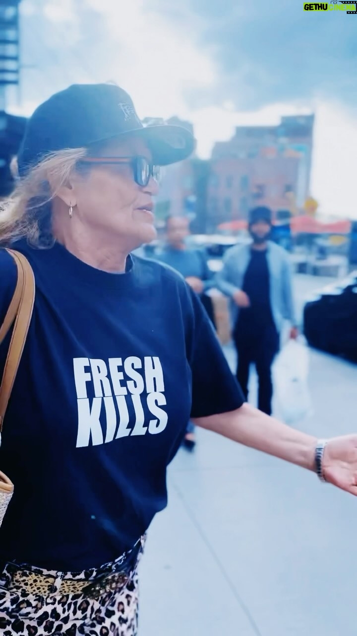 Jennifer Esposito Instagram - Aunt Chi Chi is takin it to the streets!!! It’s VITAL to pack the theater on opening weekend otherwise the film goes away. Please get your tkts NOW- or Aunt Chi Chi may come for you. I’m looking at you CA, Boston, Chicago, Miami, Washington. If you’re in one of those places and post your tkts and take me I’ll send you a shout out!!!!! Remember this is bigger than my film. This is about telling the powers that be that say small movies don’t matter and YOU don’t want to see them if they have “no start” that they are WRONG! All stories matter and by you going to the theater you are saying that!!! Link in bio for tkts or go to Fandango or AmC! @freshkillsmovie