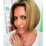 Jennifer Gimenez Instagram – New Hair,
New Do,
New Color,
New Skin,
=
NEW ME.

Thank you @manewizard for spending so so so many hours coloring my hair, cutting it, taking care of it and giving me a new look. I’m so honored that I get have you do your magic on me. I love this new look. I love you beyond words and so honored to call you my best friend. 

Thank you to @nursepractitionerjen for being my face fairy angel. Jen this PRX Peel  Non Peel is the best. This PRX peel brightens your skin, tightens your skin and builds collagen. It was a game changer for me. I did four treatments, used the creams that was given to me for this treatment and I couldn’t be more happier. Especially as we all start aging, it’s important to take care of our skin. Your so amazing . Jen, I love you and am so grateful for you and our friendship. I adore your talented and beautiful women who work with you. 

#NewLook #NewMe #NewHair #NewColor  #Hairwizard #PeteyD #@peteralfonsoderosa #NewSkin #PRXPeel #AestheticsLoungePB @aestheticsloungepb #Skin #Hair #Health  #SoberIsSexy