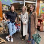 Jennifer Hoffman Instagram – Wat een avontuur was DEEP SHIT. Een van de beste tot nu toe. We hebben mogen maken wat we wilden maken en konden er niet meer achterstaan dan we deden. 
Helaas komt er geen tweede seizoen, de @npo.nl moet nou eenmaal keuzes maken. Maar we danken iedereen die ons steunden tijdens de eerste. 
We hadden niks anders willen doen. 
Dank ook voor alle trouwe fans! Zoveel geweldige reacties heb ik nog nooit gehad. Zelfs niet met De Luizenmoeder. 
Tot het volgende avontuur! 🤗✨🍀

En voor wie nog wil kijken: Er staan 8 hele toffe afleveringen op NPO Start 
#deepshit
#bnnvara 
#fictionvalley