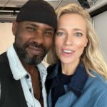 Jennifer Hoffman Instagram – Clayton. De man die nooit naar mij luistert. Waardoor ik er een stuk beter uitzie 💙
#puttingmakeuponmelikeaboss 
#makeupisart 
#keepyoureyesopen #clayton 
@claytonleslie
