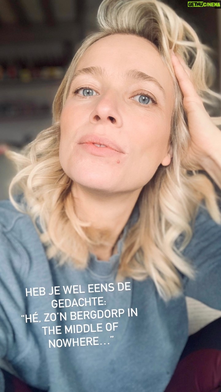 Jennifer Hoffman Instagram - Idyllisch. Lekker niks. #opeenberginFrankrijk #kangeenpyreneemeerzien