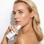 Jennifer Hoffman Instagram – Oil up 💦
@witlofskincare 
#naturalskincare en
#sustainableskincare 💚
#geenvollejopenweleenvetteschouder ;)
