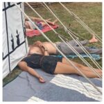 Jennifer Hoffman Instagram - Lang verhaal kort: De tent was vol, maar we wilden toch graag van het optreden genieten. #throwback #festivallife #nomorespots #gotcreative