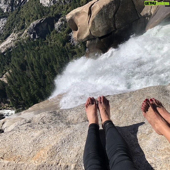 Jennifer Holland - 52.6K Likes - Dreaming of my happy place: Yosemite with people I love. What’s yours?