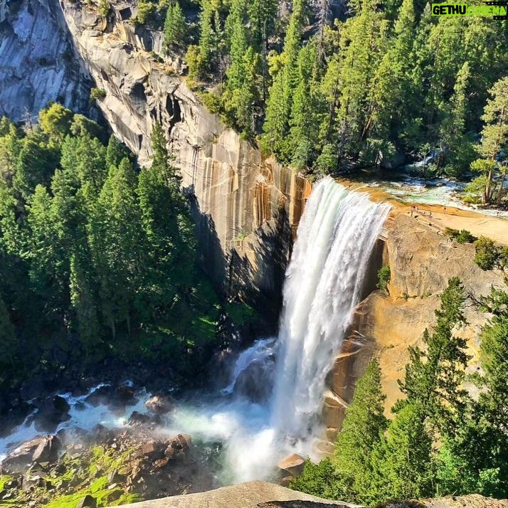 Jennifer Holland - 52.6K Likes - Dreaming of my happy place: Yosemite with people I love. What’s yours?