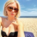 Jennifer Holland Instagram – 🕶️ 🏝️ 🍊