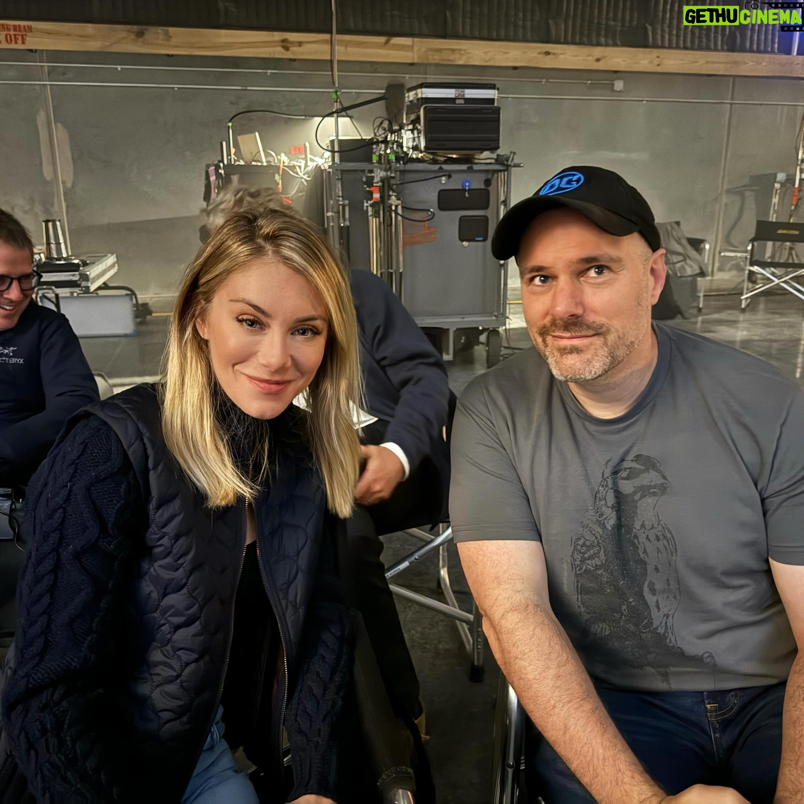 Jennifer Holland - 41.5K Likes - Recently, I got to meet and hang out with the one and only @tomking_tk on set in Atlanta! Believe the hype. He’s an AWESOME guy and a walking Encyclopedia for all things @dcofficial .
#dccomics #dcstudios #dc
