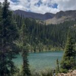 Jennifer Holland Instagram - One of my favorite hikes I’ve ever done. 6.5 miles, 2300 ft elevation gain, beautiful the whole way up.🌲🙌🏻 #aspencolorado