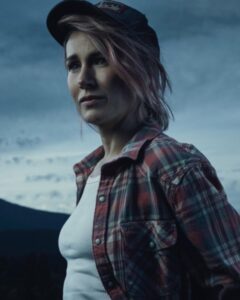 Jennifer Landon Instagram - Teeter @yellowstone @paramountnetwork #yellowstonetv