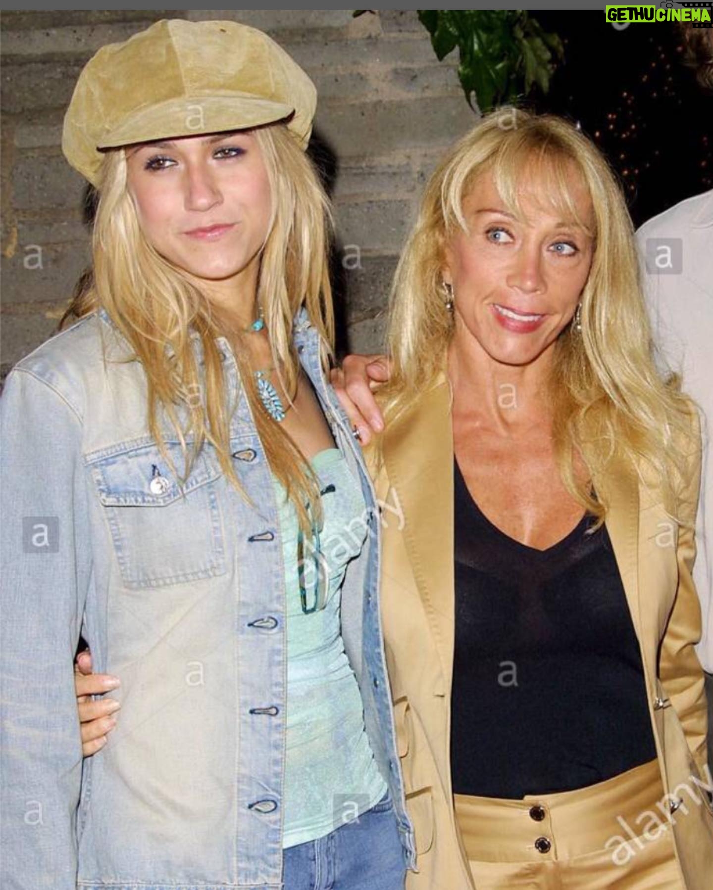 Jennifer Landon Instagram - Happy Mother’s Day Mom! Flashback to that time I apparently made a hat out of your left over pant suit material. In all seriousness, you’re a winner. I love you. #mothersday
