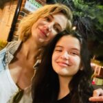 Jennifer Landon Instagram – Great days are days with @yayagosselin.  You’re seriously the coolest. Oh, and Dolly is, too.
#QueenYaya