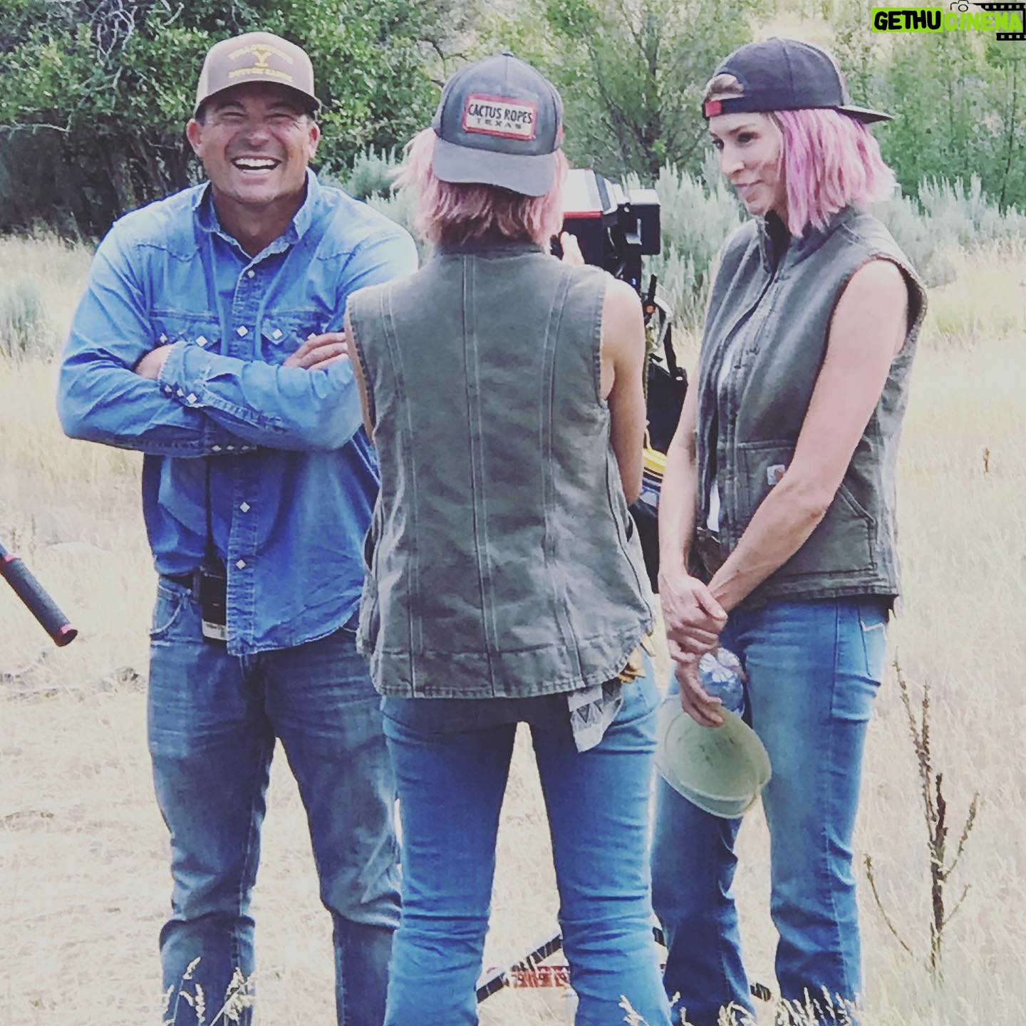 Jennifer Landon Instagram - It takes two to tango. And Teeter certainly belongs to @lindygorham as much as she does to me. Think I roped that steer in episode 2? Nope. Stood on a super high roof in episode 3? No freakin’ way. And any stunt I did myself this season required that Lindy be there hours earlier - to learn it, test it, and walk me through it. She is a teacher, a badass, a confidant, and a friend. I couldn’t have done it without you. And unfortunately I have to also thank the super mean-looking guy, who is laughing his arse off in photo #3, for assembling an amazing team - the sorta coolest stunt-coordinator ever, Mr. @jrodstunts 💛 you, Lindy. Jrod - you’re okay, too. 💛 @yellowstone #yellowstonetv #crew @paramountnetwork