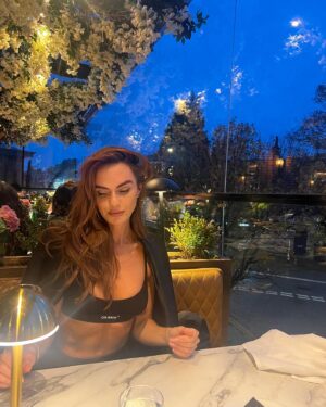 Jennifer Metcalfe Instagram - Back to base 💙