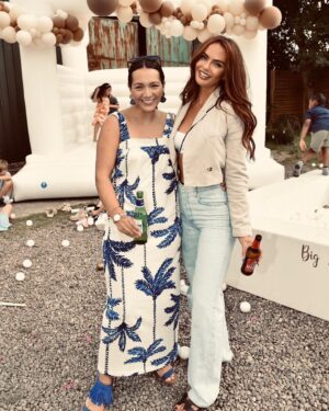 Jennifer Metcalfe Instagram - Thank u @chelseehealey and Ed for such a beautiful day ☀️💃🏻🎉 Gender reveal of the century. We loved it 🤍👩‍👦