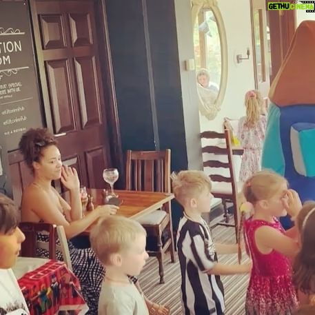 Jennifer Metcalfe Instagram - Happy birthday to our gorgeous boy ♥️ here’s to another year of loving u 🥳🥳🥳 Thank u for making Dayes day so special 🎉 @stephledigo @go_pr_and_events @zoomboxuk @illumilights1 @eventi_creationsx @kristycakesuk @thekiltoninnpub @aladdinscaveentertainments