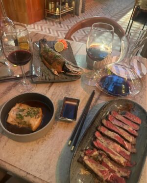 Jennifer Metcalfe Instagram - Sunday slopping 💜🫠 

@kitten.restaurant