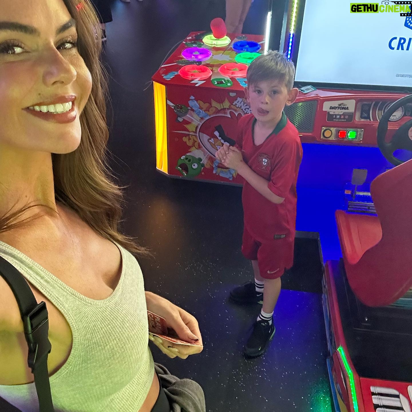 Jennifer Metcalfe Instagram - What a great day @gravitymax_uk so much to do under one roof for everyone 😊 #ad #PREvent