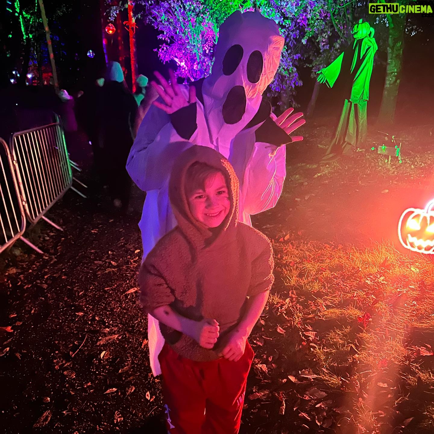 Jennifer Metcalfe Instagram - Filing our Halloween boots right up 😍😍 thank u @halloweenlakesidelighttrail for a great evening we loved it 🧟♂️🧟♀️🥳🥳 #ad