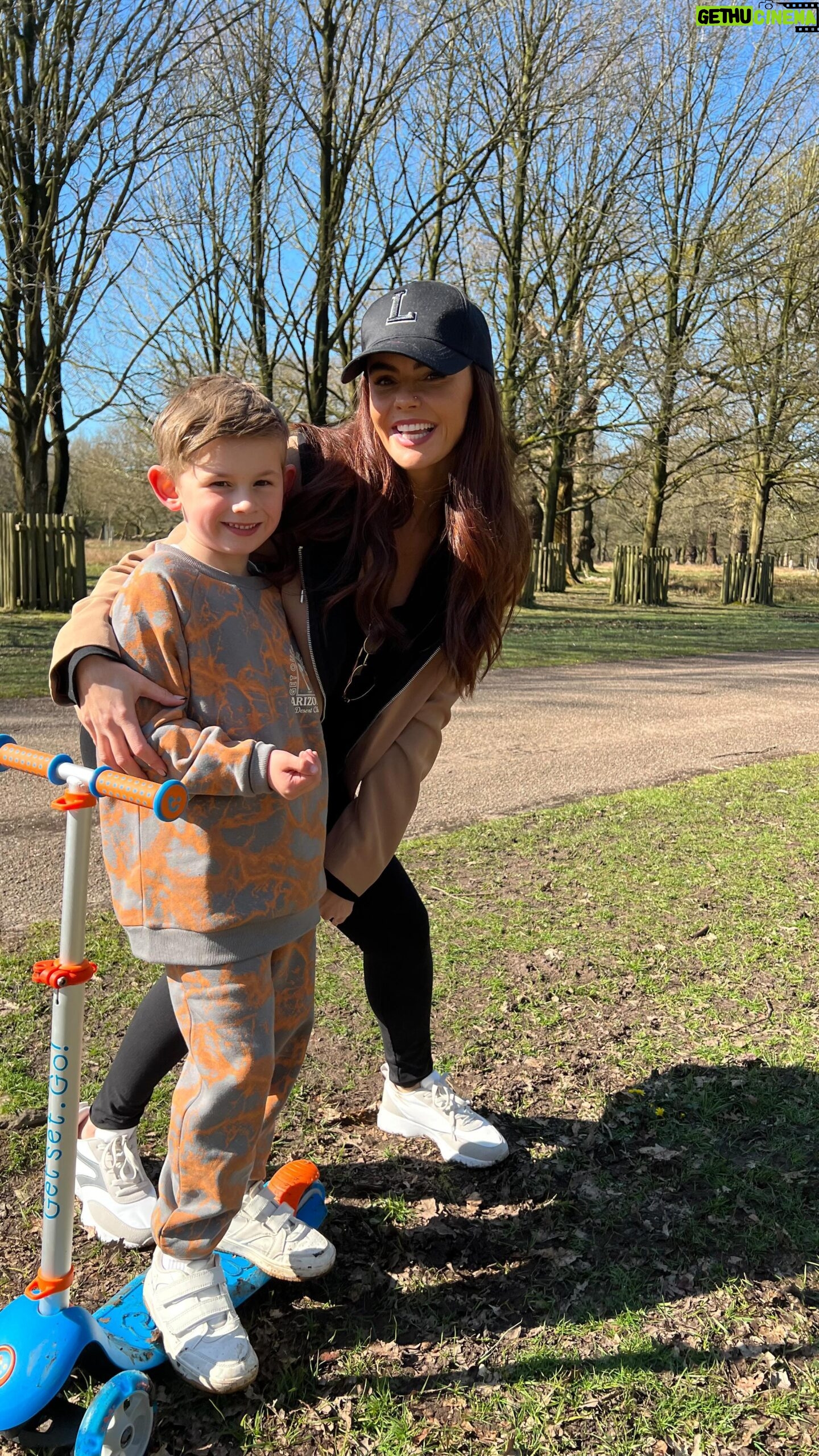 Jennifer Metcalfe Instagram - #AD So I’ve shared before how much I love @primark and the Click Collect service, especially for clothes for Daye. I just find they have everything that we need. We’re always out and about, especially now the weathers getting warmer! Love these tracksuits for him. So much so I found one for myself in store too. He’s obsessed with swimming at the minute so trying to take him most weeks. I ordered a couple of new swim shorts for him and he loves them. I even managed to persuade him to put on a shirt for dinner. Great quality and I just love how affordable it is. I always end up finding something for me too. @primark have actually just announced that the Click Collect service will be expanding to a further 32 stores in and around London, coming this summer. If you haven’t already check out @primark and have a look and see where your nearest Click Collect is #iworkwithprimark