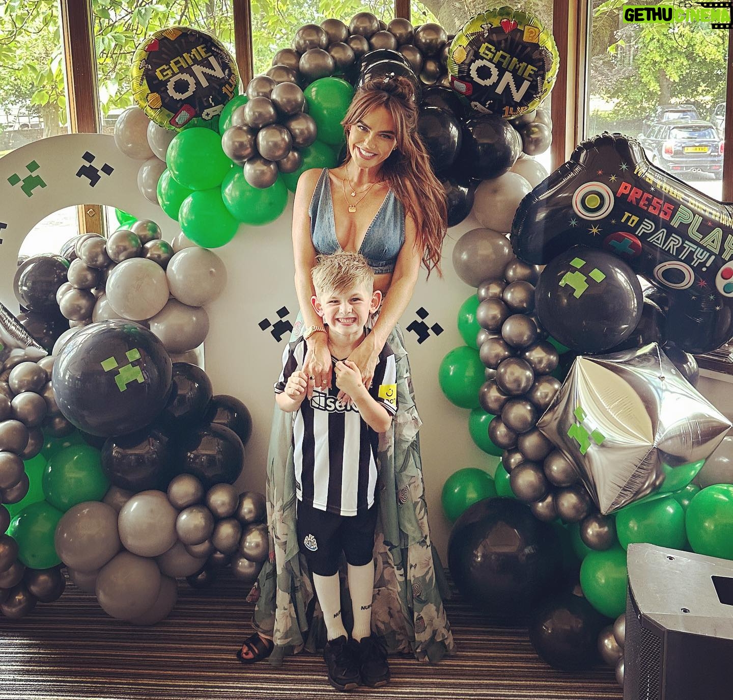 Jennifer Metcalfe Instagram - Happy birthday to our gorgeous boy ♥️ here’s to another year of loving u 🥳🥳🥳 Thank u for making Dayes day so special 🎉 @stephledigo @go_pr_and_events @zoomboxuk @illumilights1 @eventi_creationsx @kristycakesuk @thekiltoninnpub @aladdinscaveentertainments