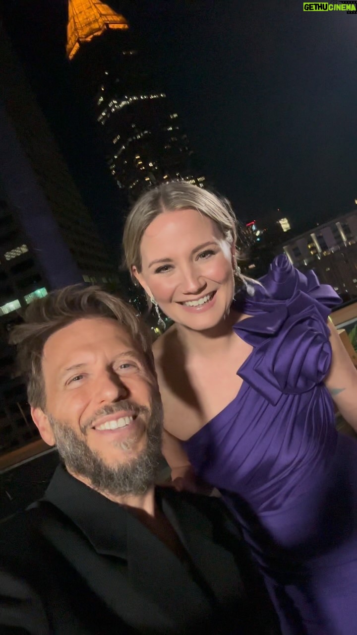 Jennifer Nettles Instagram - Thank you for such an amazing performance ✨❤️🔥 @noelschajris & @jennifernettles nos dejaron IN LOVE! 🎶 #LatinAMAs