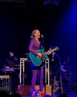 Jennifer Nettles Instagram - I’ve loved seeing your sweet smiling faces while on tour and can’t wait to see even more this week!